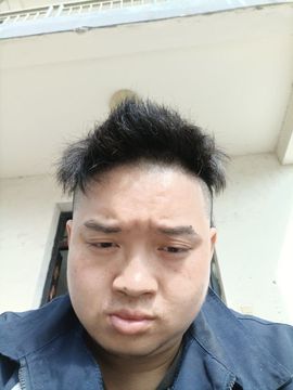 雄霸威武雄吧。主播照片