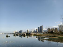 依芝の求百元榜的图片