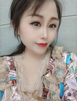 梨莎挺住啊主播照片