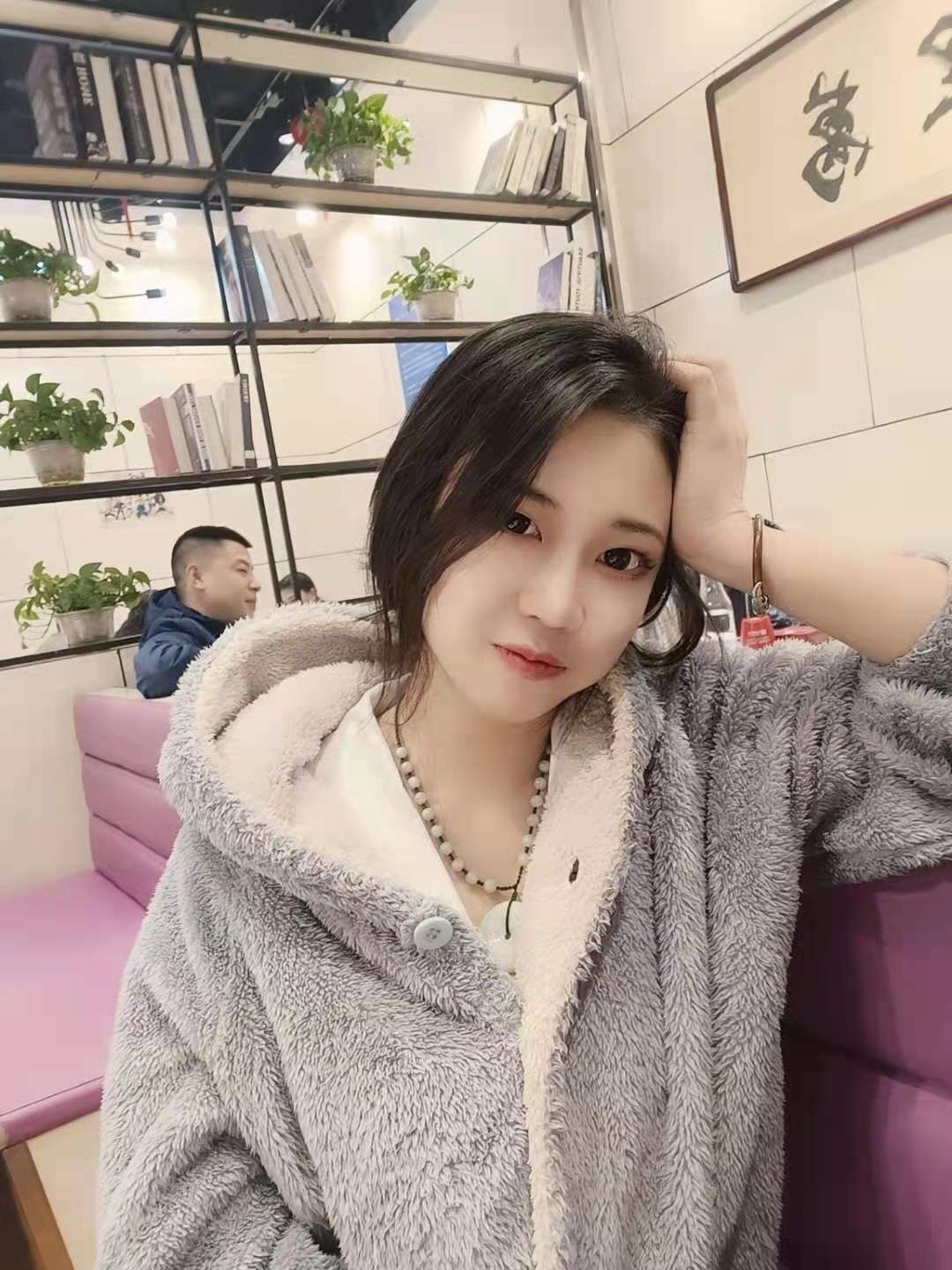 氟西丁呢的主播照片
