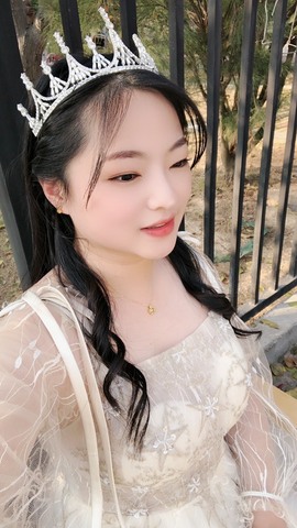 小海屯🐬李主播照片