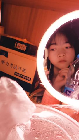 ML.邮差小兔主播照片
