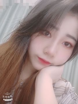 白休息中主播照片
