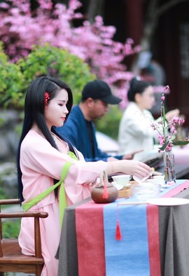 茶茶大吉大利的图片