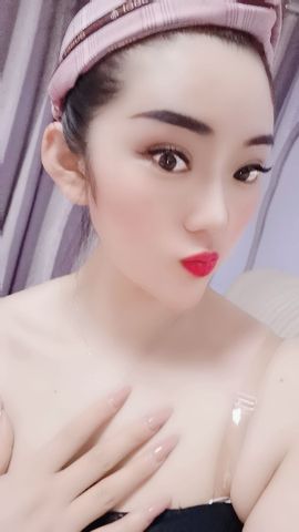 妃宝要饿死了主播照片