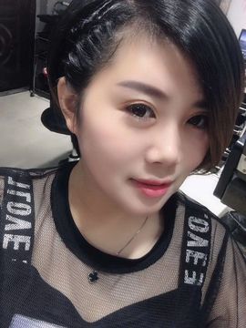 xy曾曾主播照片