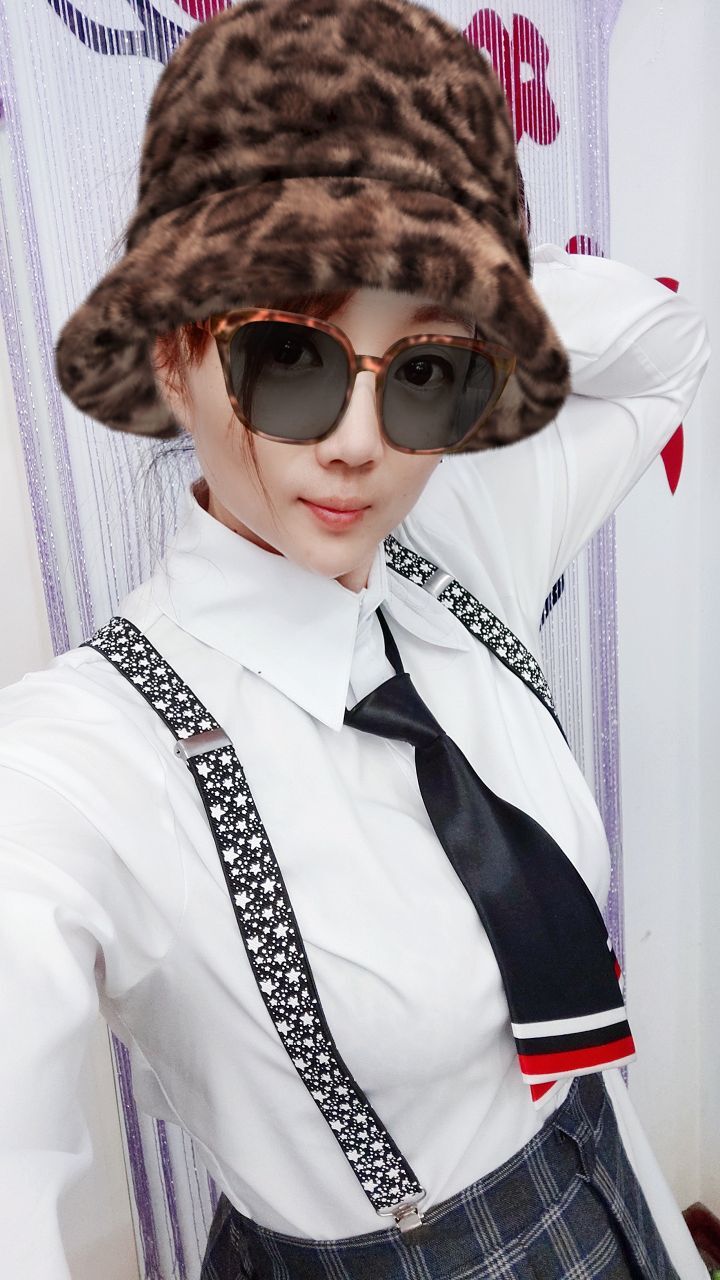 丑小鸭💞愿有一束光的图片