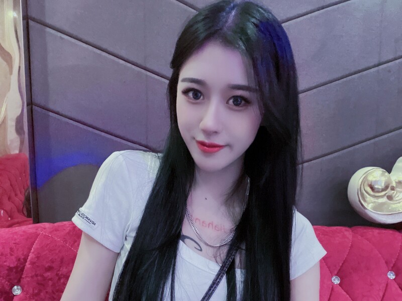 新人姚小七想谈恋爱的主播海报