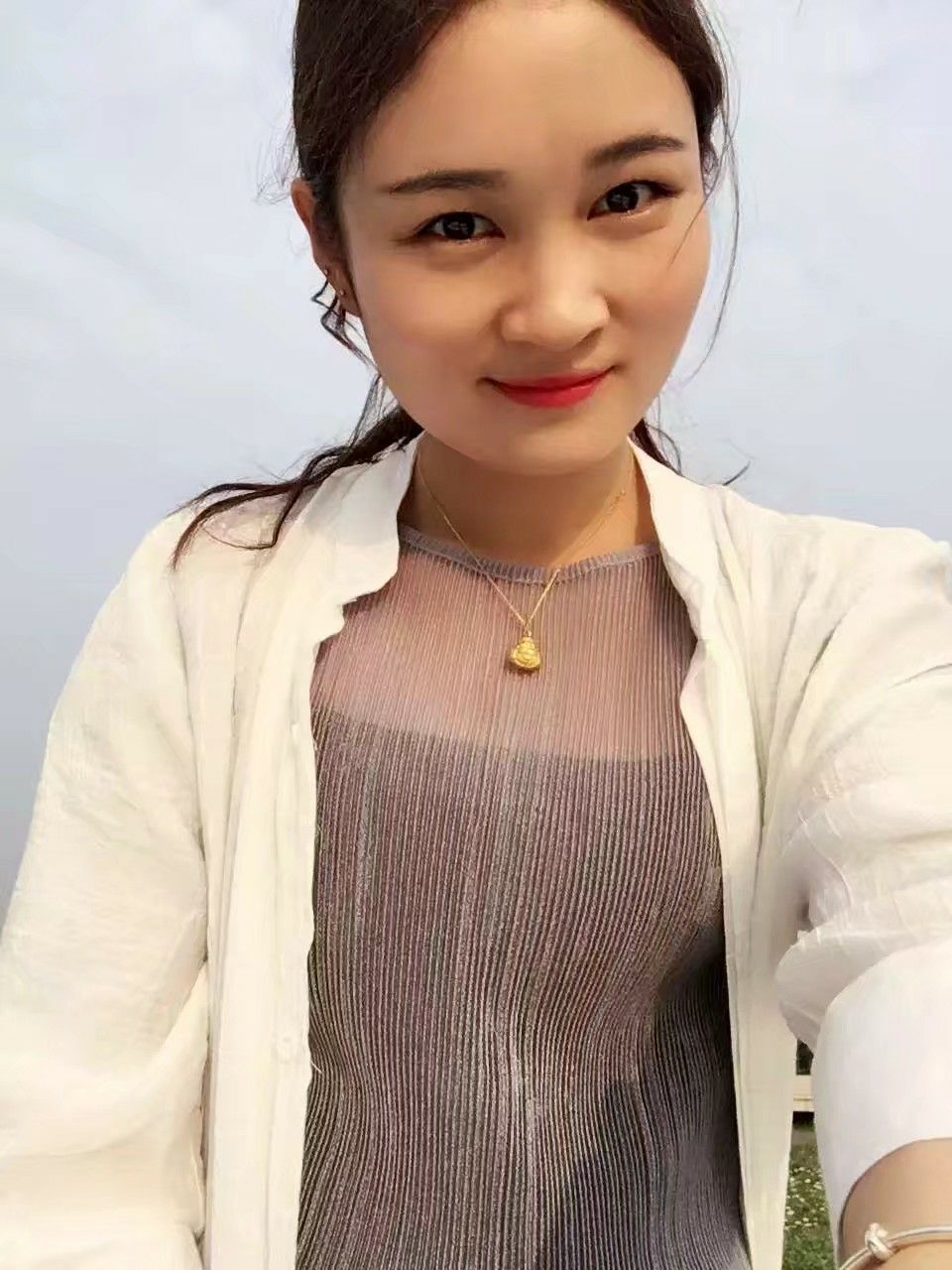 城里姑娘小芳的图片