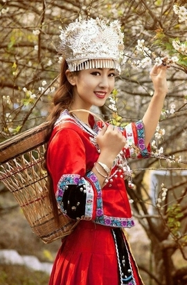 唐媛芹主播照片