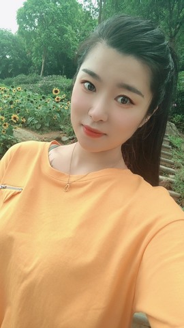小雅代理ღ好运来主播照片
