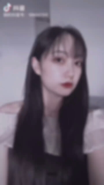 只要美颜开得好，你们就不认识我