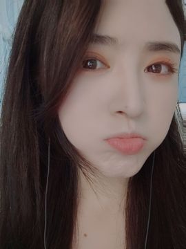 无名无姓，随性自然主播照片