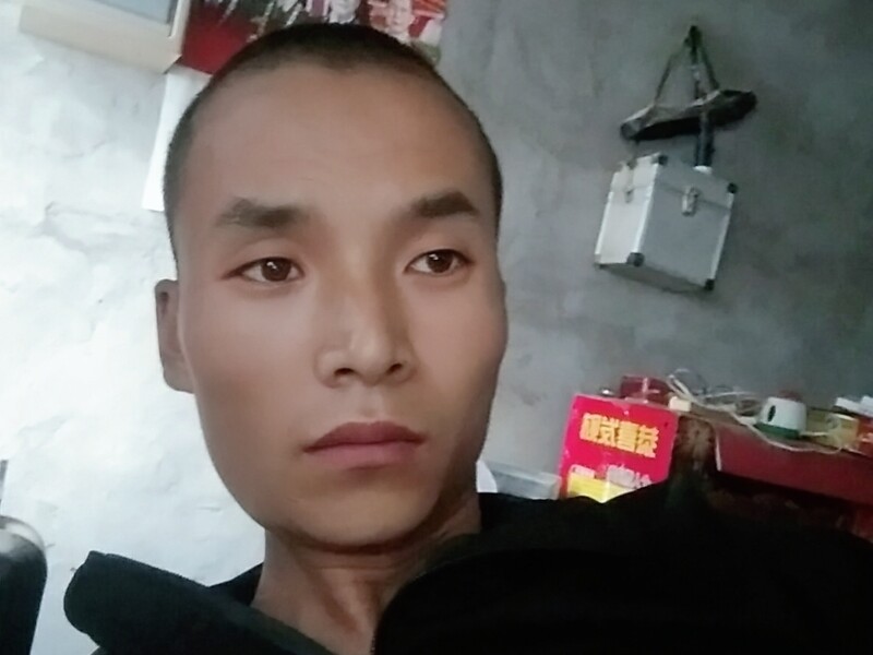 知足z5f的主播海报