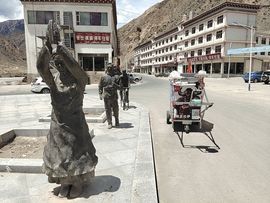 别了，聊聊天主播照片