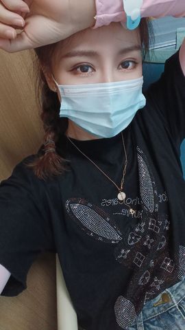 依芝の求百元榜的图片