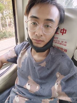 缺个主持的图片