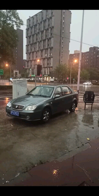 北京下雨，明天看天气