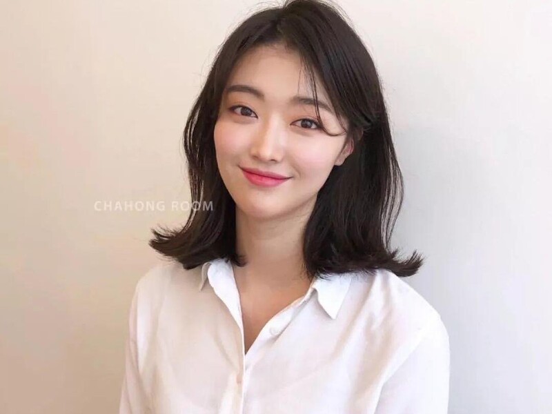 四月--的主播海报