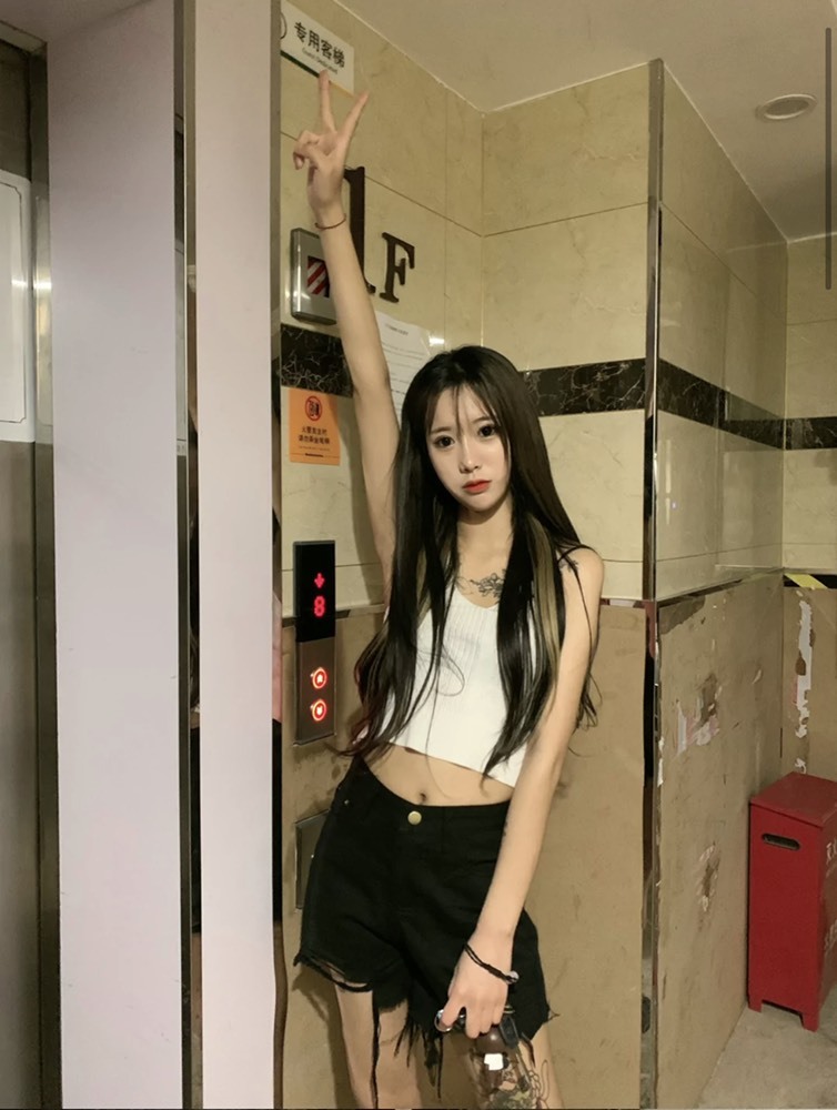七月❤求守护主播照片