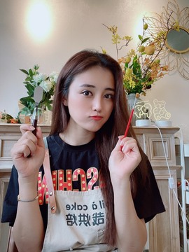 跑调嘉💟休主播照片