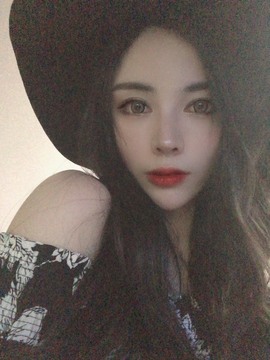 娜塔莎退主播照片