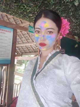 傣族园主持人娅娅主播照片