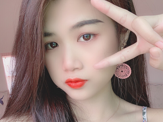 北鼻鸭海报