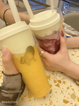 小蝶👑晚上播～的图片
