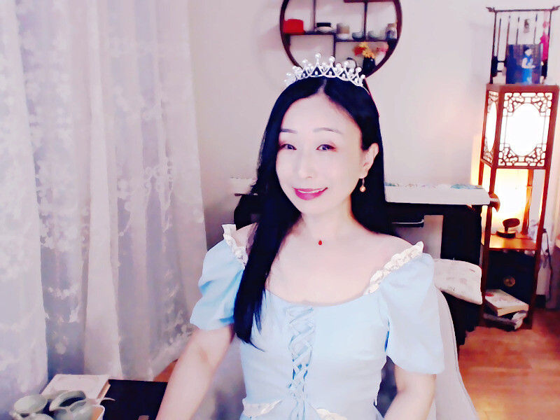卿音啊的主播海报