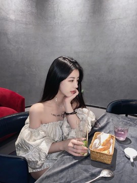 思思👑主播照片
