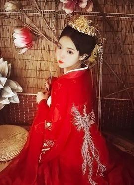 百变玲姐主播照片