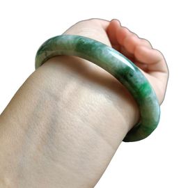 森妮翡翠主播照片