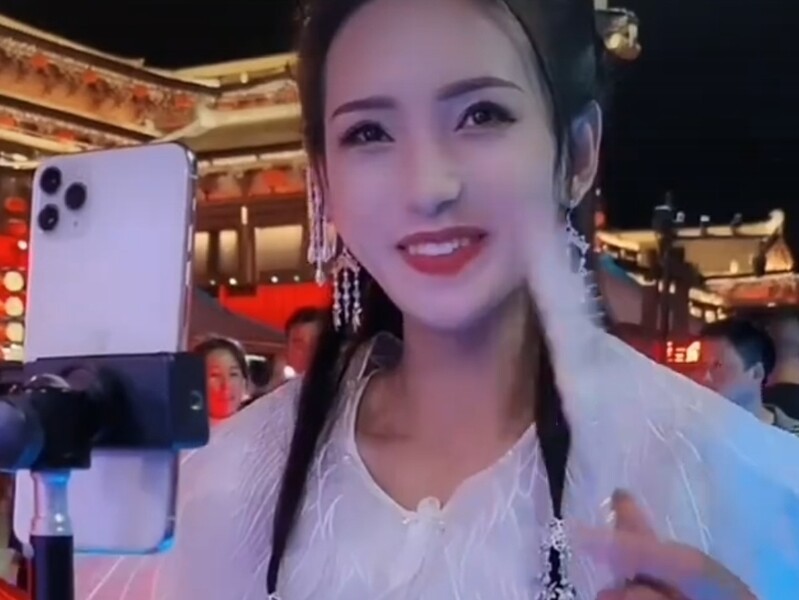 糖糖818的主播海报