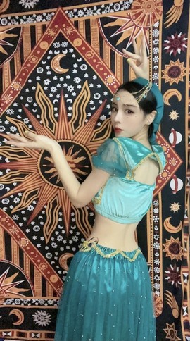 娜塔莎退主播照片