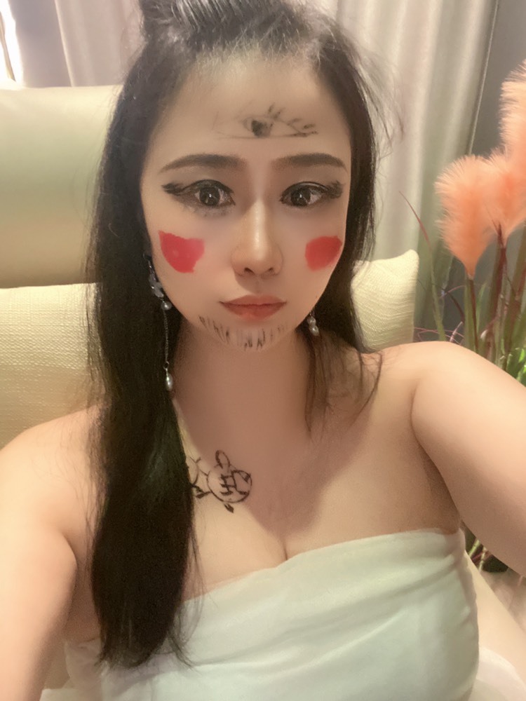呆呆娜♥♥唱歌呐的图片