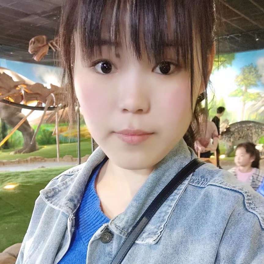 简单单一个人的主播照片