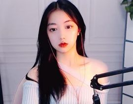 纪梵希S”主播照片