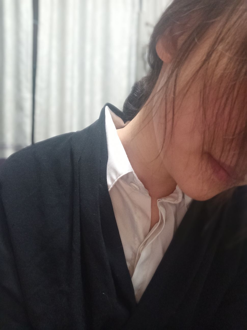 温晚求升钻的主播照片