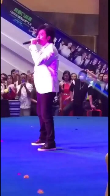 一首好听的歌曲送给大家。
