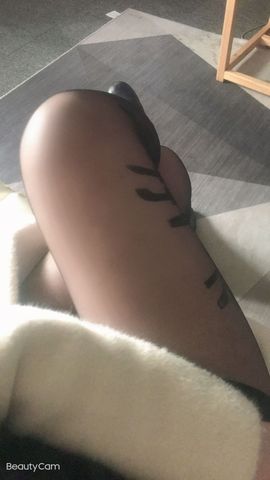 茶茶19号周年主播照片
