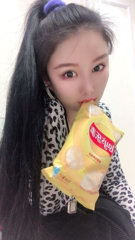 QI琪巴啦啦能量主播照片