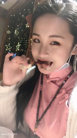茶茶19号周年主播照片