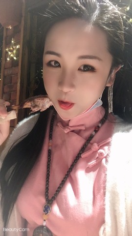 茶茶19号周年主播照片