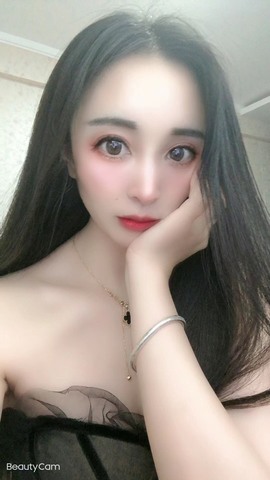 小玲宝🧸安静唱歌主播照片