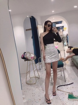 娜塔莎退主播照片