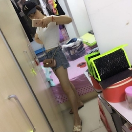曹丫头主播照片