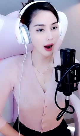 水母好美主播照片
