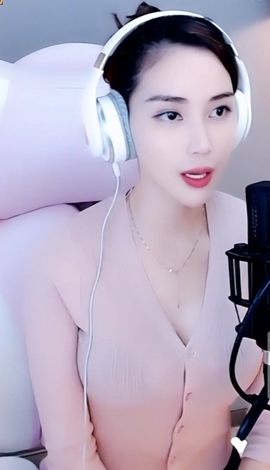 水母好美主播照片