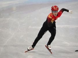 收割机检修维护中主播照片